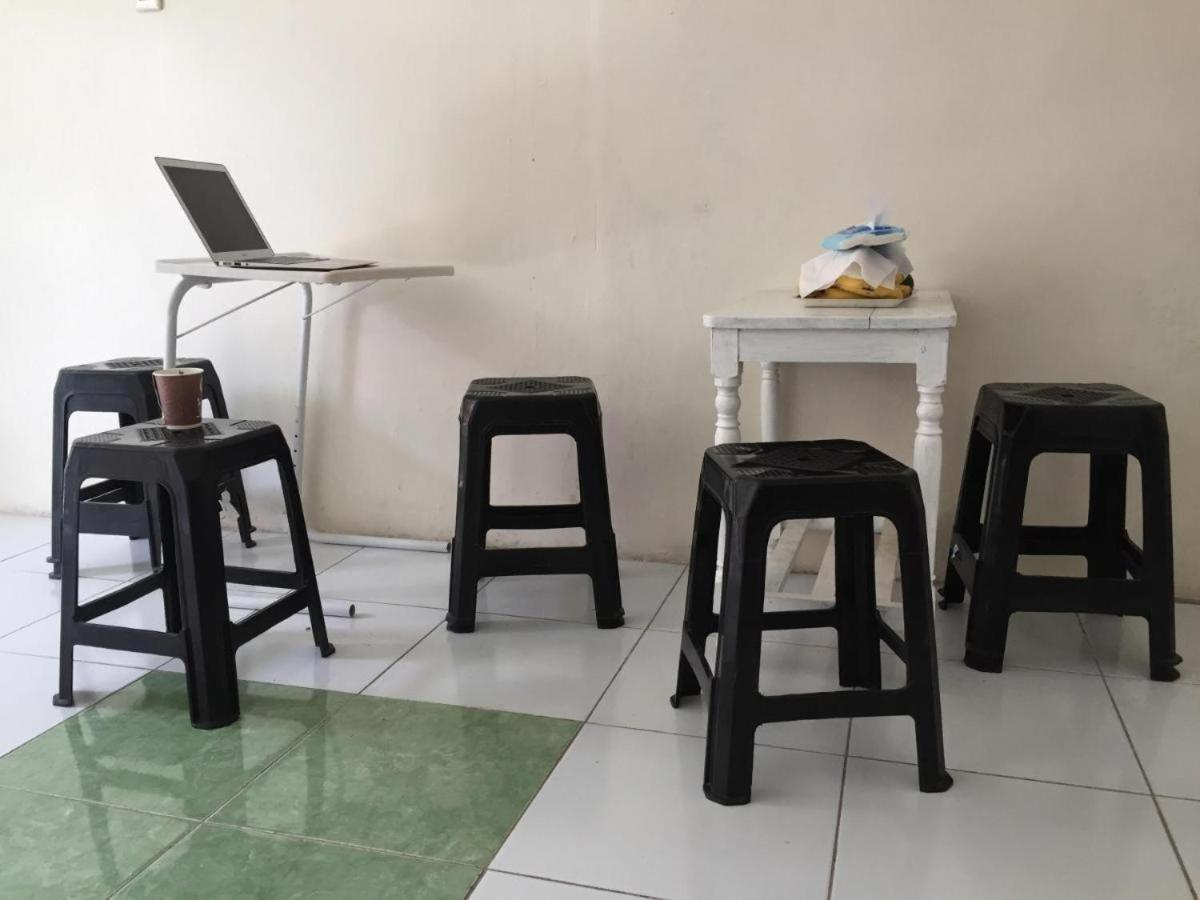 Gasthaus Kos Omah Yanto 19 Jakarta Exterior foto
